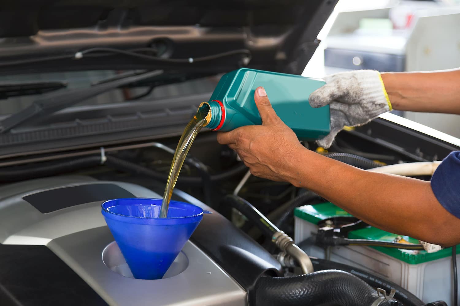 A Guide to Engine Maintenance: Oil Change Intervals