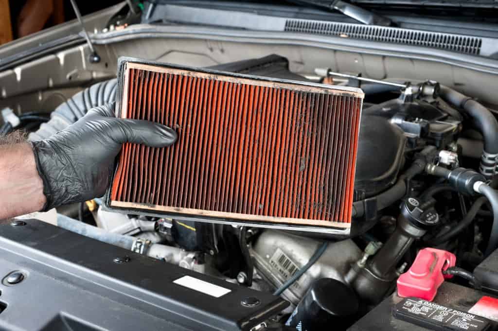 Car Engine Maintenance: Air Filter Replacement